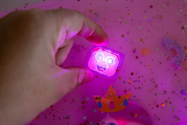 Cubes lumineux - Roses – Image 2