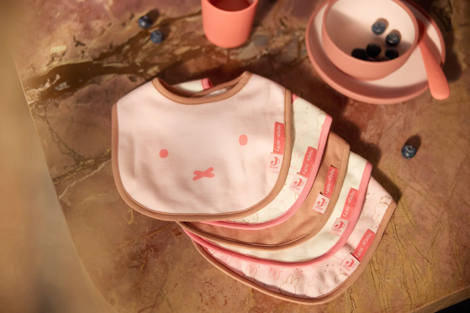 Bavoir imperméable - Miffy Moments – Image 2